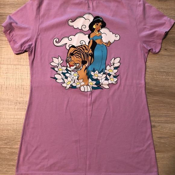 Disney Aladdin Jasmine & Raja Pink/Purple Shirt - Picture 1 of 6